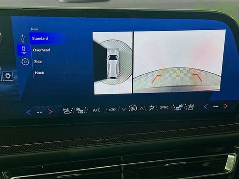 Used 2024 Chevrolet Traverse RS image 13