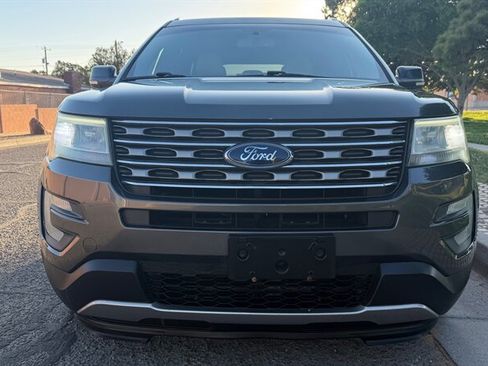 Used 2016 Ford Explorer XLT w/ Equipment Group 201A AWD/4WD image 4