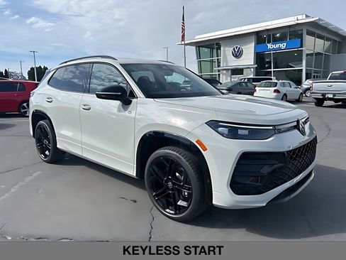 New 2026 Volkswagen Tiguan SE R-Line image 9