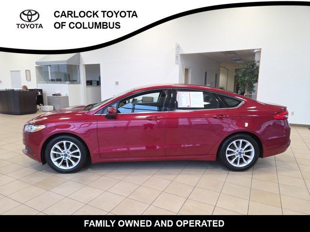 Used 2017 Ford Fusion SE w/ Fusion SE Technology Package FWD image 1