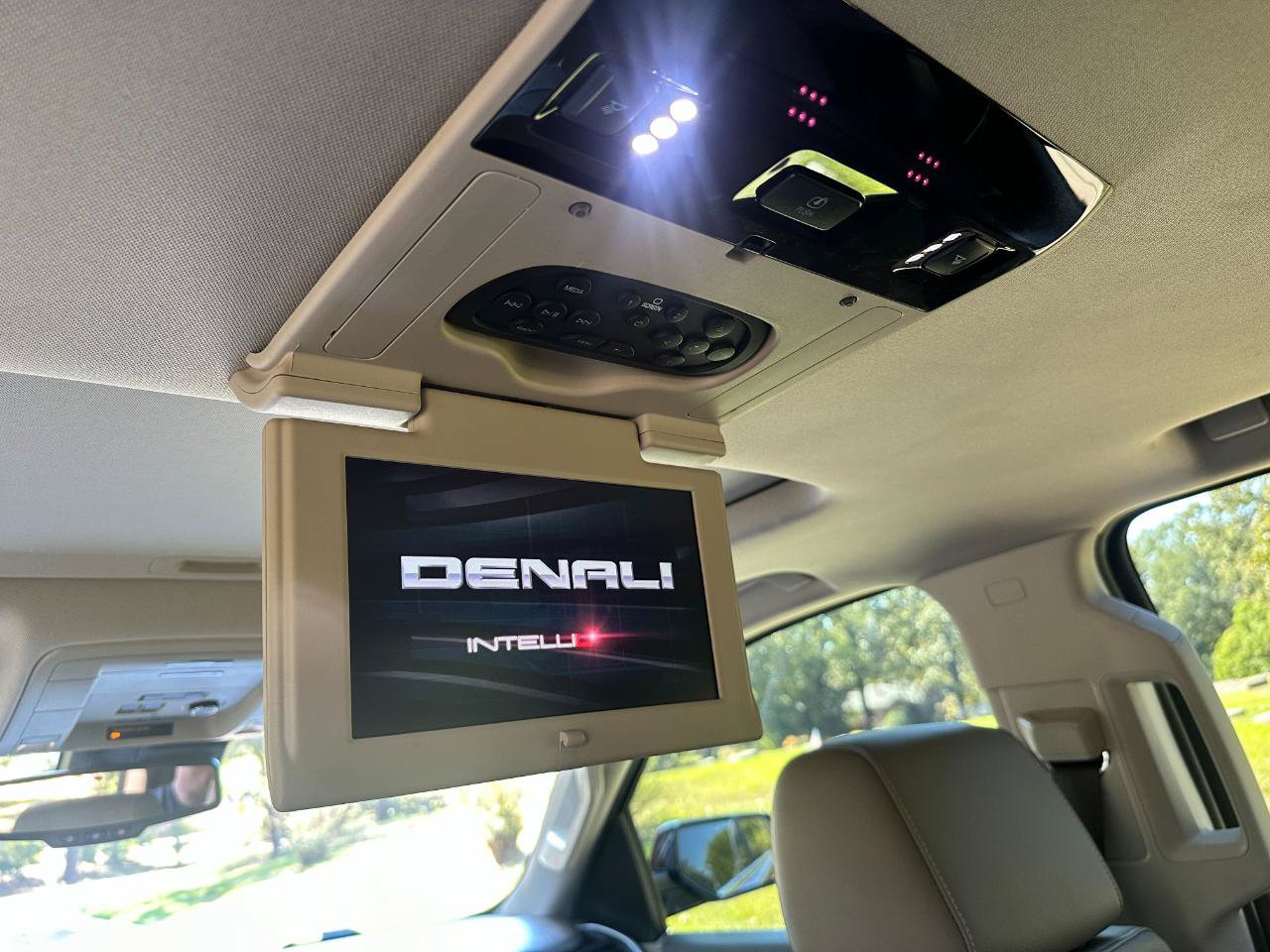 Used 2019 GMC Yukon SLT w/ Open Road Package RWD image 19