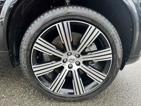 Certified 2024 Volvo XC90 T8 Ultimate image 9