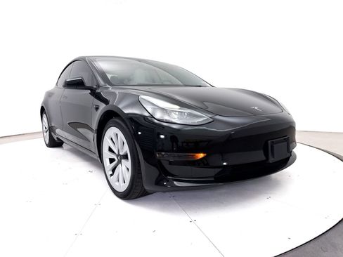 Used 2023 Tesla Model 3 Standard Range RWD image 12