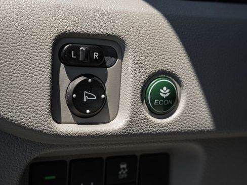 Used 2017 Honda Pilot Touring image 47