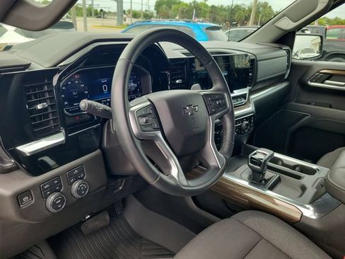Used 2024 Chevrolet Silverado 1500 RST AWD/4WD image 16