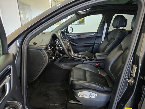 Used 2023 Porsche Macan S AWD/4WD image 23