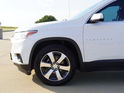 Used 2018 Chevrolet Traverse LT FWD image 5