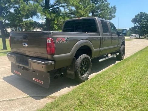 Used 2015 Ford F250 Lariat w/ Lariat Interior Package AWD/4WD image 9