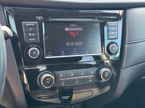 Used 2018 Nissan Rogue S AWD/4WD image 13