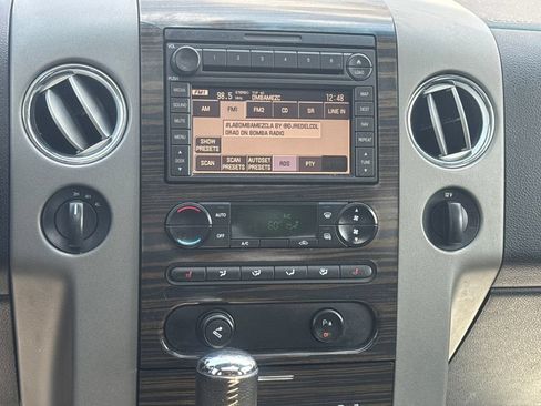 Used 2007 Lincoln Mark LT 4x4 image 18