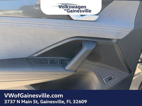 New 2026 Volkswagen Tiguan SE image 11