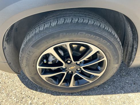 Used 2025 Chevrolet TrailBlazer LT w/ Convenience Package FWD image 8