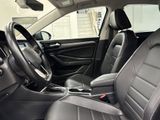 Used 2023 Volkswagen Jetta SE w/ Panoramic Sunroof Package image 4