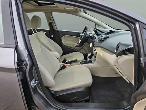 Used 2014 Ford Fiesta SE w/ Comfort Package FWD image 10