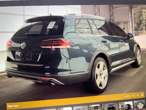Used 2018 Volkswagen Golf Alltrack SEL AWD/4WD image 3