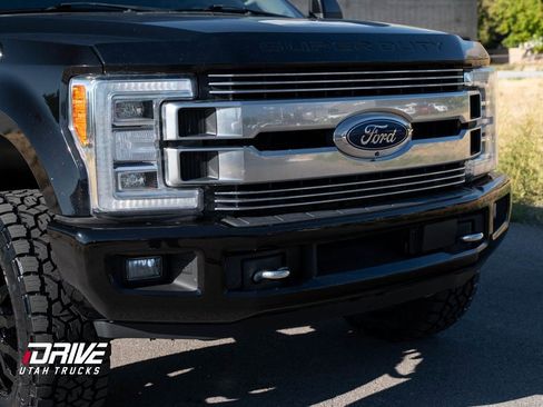 Used 2019 Ford F350 Limited image 3