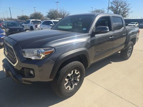 Used 2019 Toyota Tacoma TRD Off-Road w/ Technology Package image 6