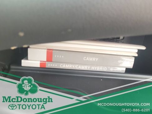 Used 2024 Toyota Camry SE FWD image 30