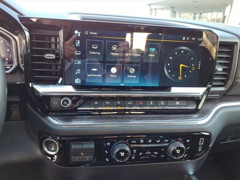 Used 2024 Chevrolet Silverado 1500 LTZ image 14