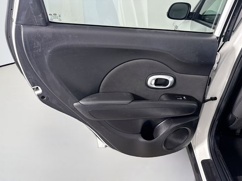 Used 2018 Kia Soul image 24