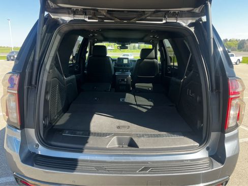 Used 2022 Chevrolet Tahoe RST w/ Luxury Package AWD/4WD image 11