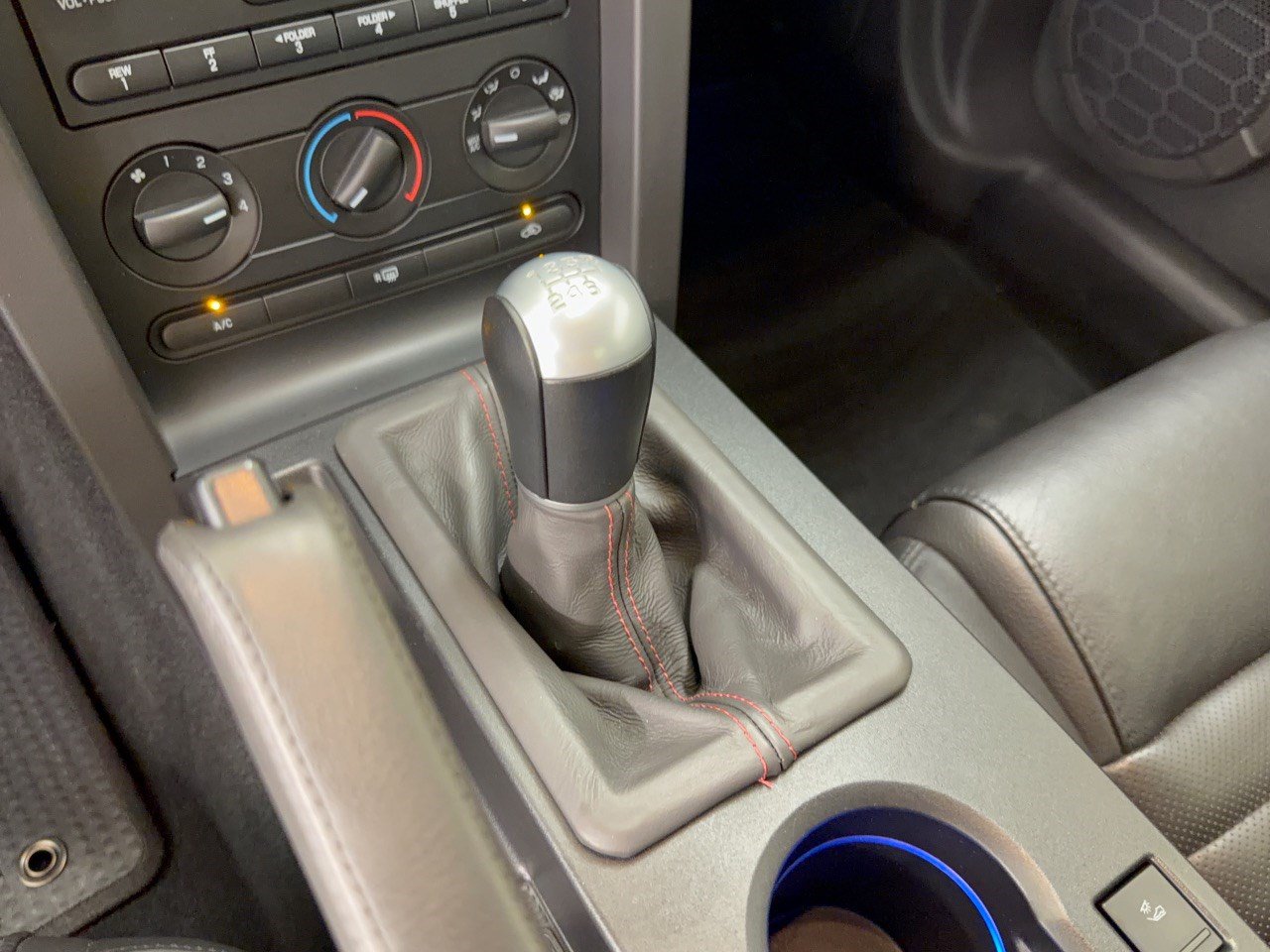 Used 2009 Ford Mustang Shelby GT500 RWD image 21