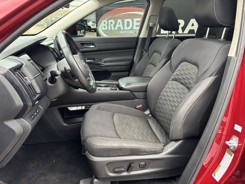 Used 2022 Nissan Pathfinder SV w/ SV Premium Package image 20