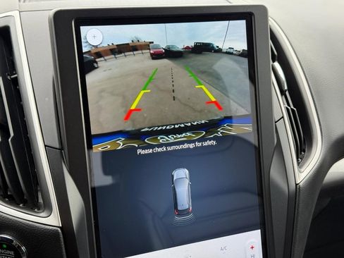 Used 2024 Ford Edge SEL image 17