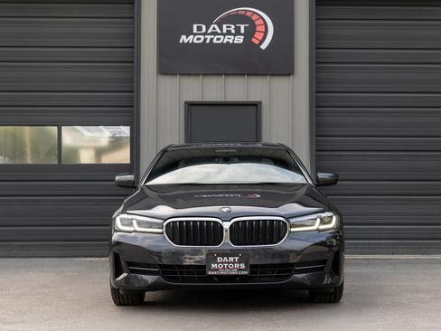 Used 2021 BMW 530i w/ Premium Package RWD image 2