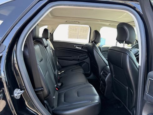 Used 2016 Ford Edge Titanium image 18