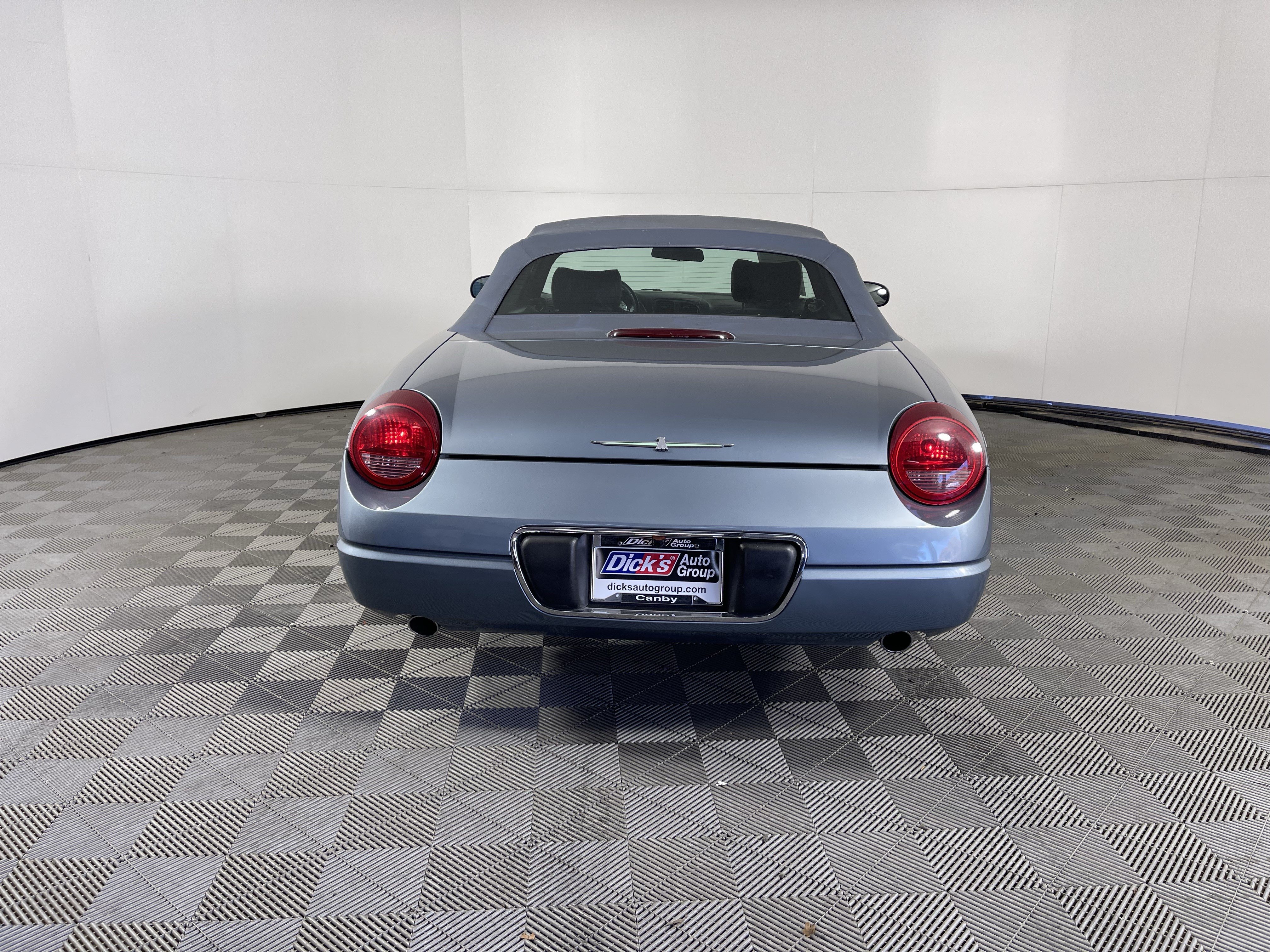 Used 2005 Ford Thunderbird RWD image 4