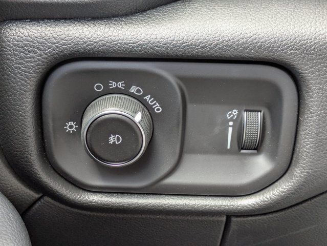 New 2026 RAM 5500 Tradesman w/ Chrome Appearance Group AWD/4WD image 22
