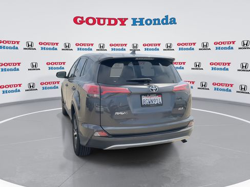 Used 2018 Toyota RAV4 XLE w/ Carpet Mat Package image 7