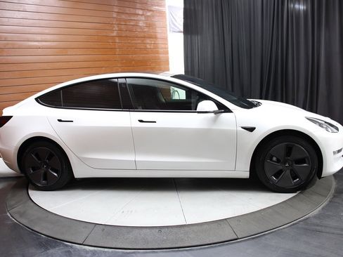 Used 2021 Tesla Model 3 Standard Range Plus RWD image 15