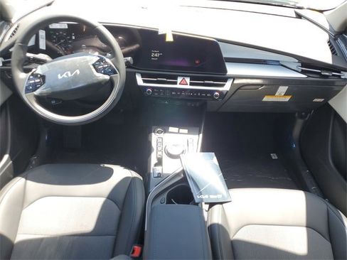 New 2025 Kia Niro Wind w/ Wind Preserve Package image 14