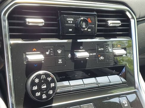 New 2025 Nissan Armada SL w/ Captain's Chari Seat Package AWD/4WD image 19