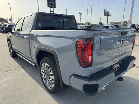 Used 2025 GMC Sierra 1500 Denali Ultimate AWD/4WD image 8