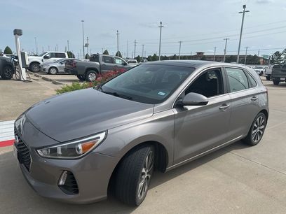 Used 2020 Hyundai Elantra GT w/ Style Package 02