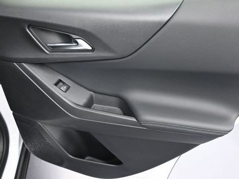 New 2026 Chevrolet Equinox LT w/ Safety and Technology Package FWD image 33