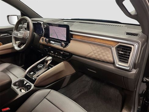 Used 2025 GMC Canyon Denali image 31