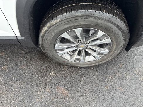 New 2026 Chevrolet Equinox LT w/ Convenience Package II image 14