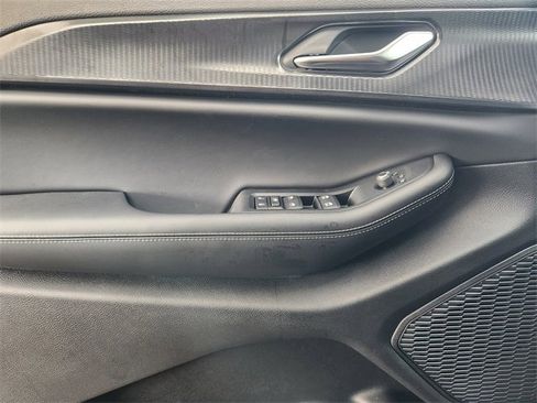 New 2025 Jeep Grand Cherokee Altitude image 16