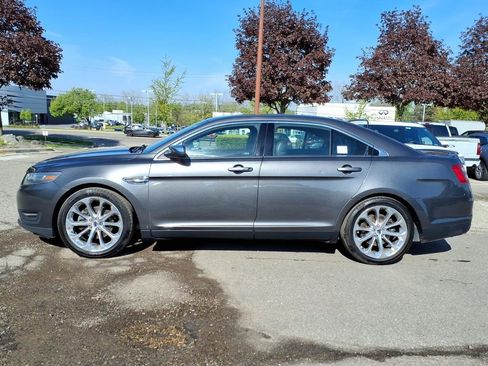 Used 2015 Ford Taurus Limited w/ Equipment Group 301A FWD image 2