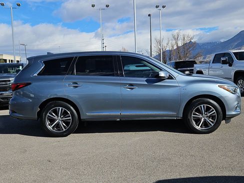 Used 2018 INFINITI QX60 Base image 2