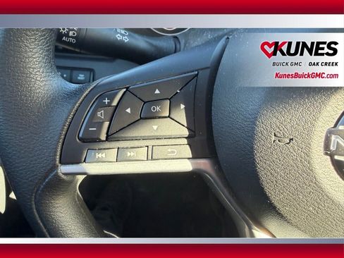 Used 2025 Nissan Altima 2.5 SV image 8