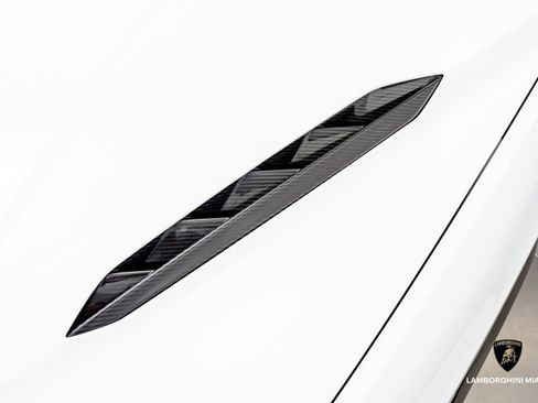 Used 2023 Lamborghini Urus Performante image 10