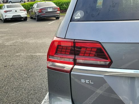 Used 2018 Volkswagen Atlas SEL Premium image 24