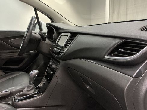 Used 2022 Buick Encore Preferred w/ Safety Package image 29