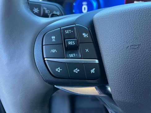 Used 2020 Ford Explorer Platinum w/ Premium Technology Package image 32