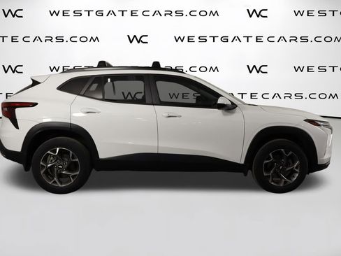 Used 2025 Chevrolet Trax LT w/ Driver Confidence Package FWD image 43